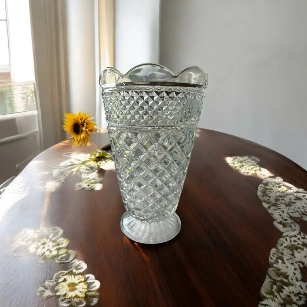 Elegant Glass Vase☑️